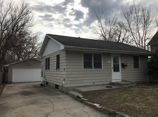1253 E 28th St, Des Moines, IA 50317
