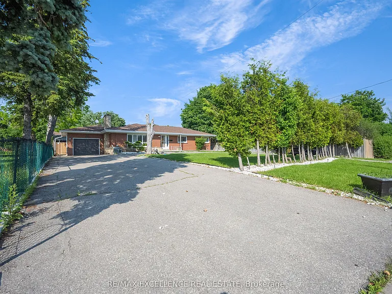166 McLaughlin Rd S — Photo 3