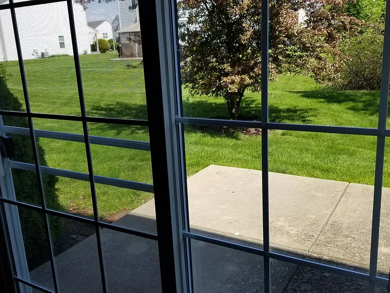 1126 Clover Dr — Photo 17