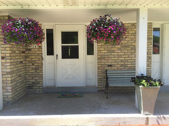 2nd image of N17W5249 Garfield Cir