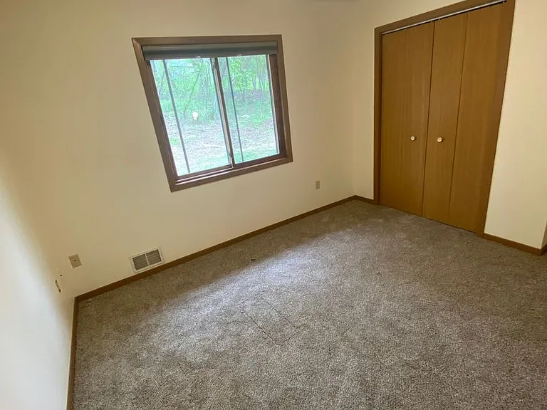 2804 Shady Grove Rd — Photo 8