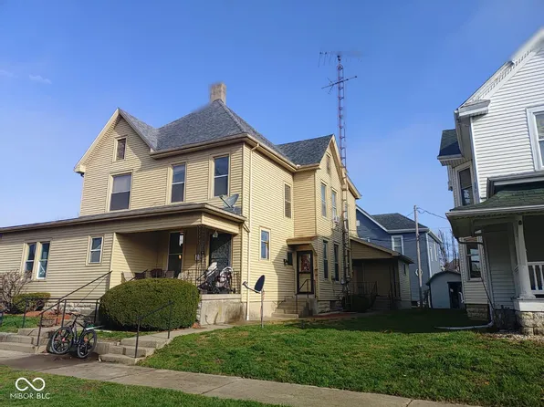 228 1/2 W 5th St, Rushville, IN 46173