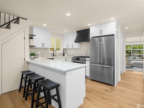 5th image of 454 7th Ave S