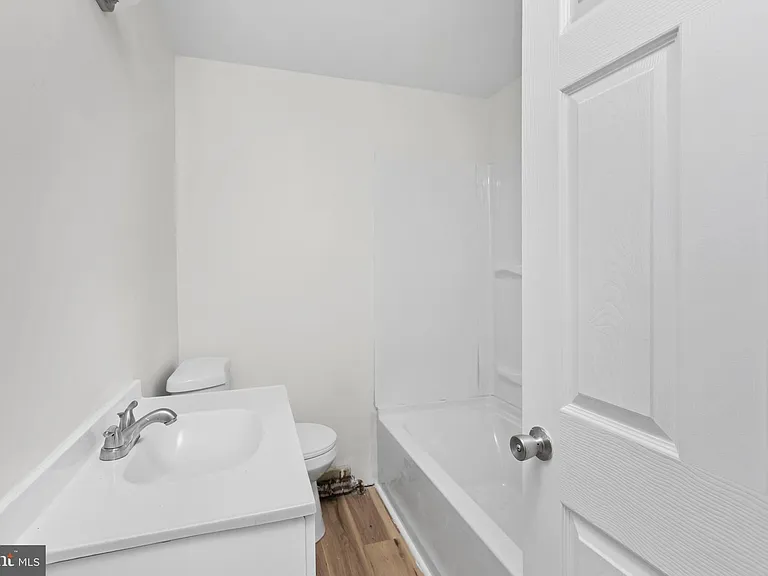 117 E Walnut Ave #D — Photo 17