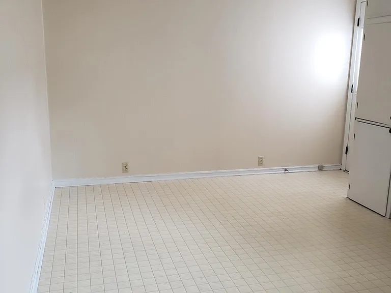 Dining area in kitchen.