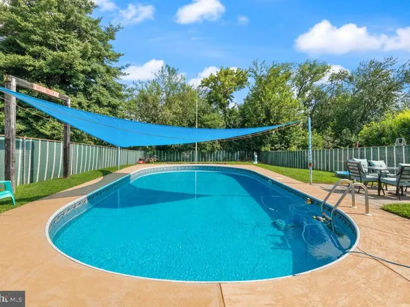 1853 Marshall Rd, Baltimore, MD 21222