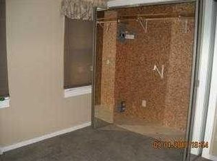 2512 N River Isle Rd, Momence, IL 60954