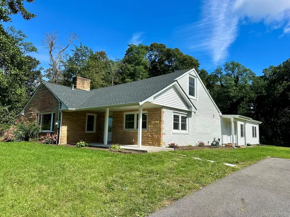 125 W Main St, Kings Park, NY 11754