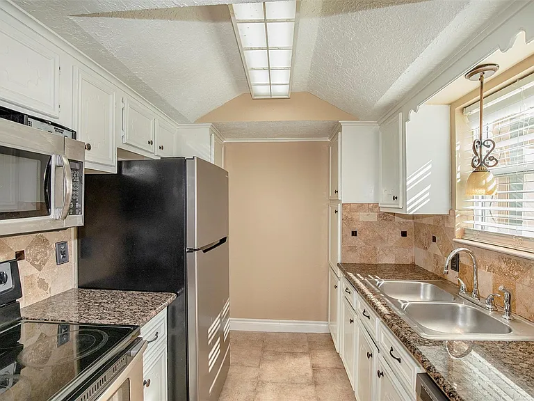431 Sunset Dr #2 — Photo 4