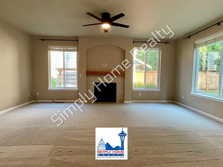 4661 Helena Ave SE — Photo 3