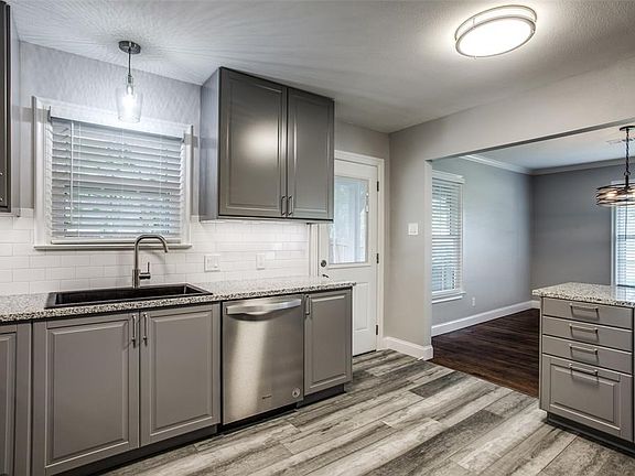 2nd image of 9334 San Fernando Way
