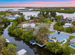 710 Hubbel Rd, Bradenton, FL 34208