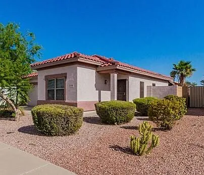3 bed, 1027 sqft, $1,788 — Photo 2
