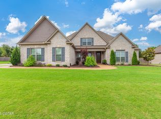 293 Flagstone Dr, Jackson, TN 38305