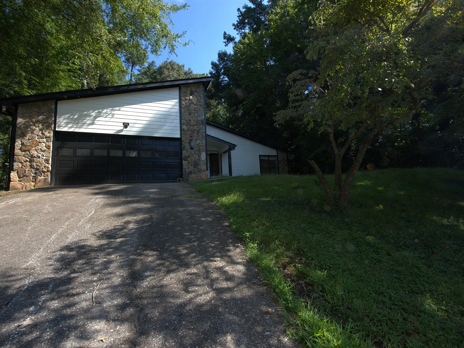 3 bed, 1800 sqft, $2,300 — Photo 1