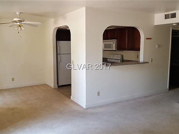 3rd image of 211 Bass Dr Unit B