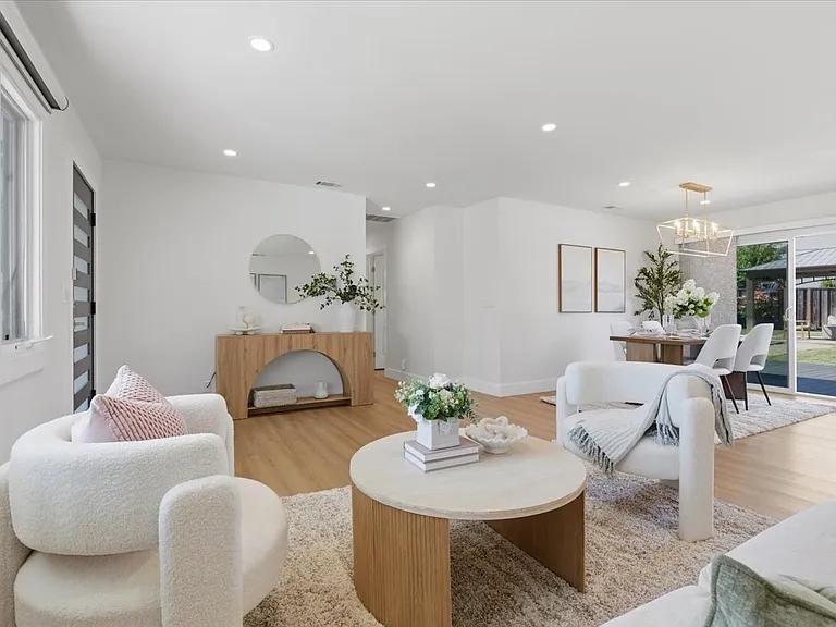 7947 Serena Ct — Photo 6
