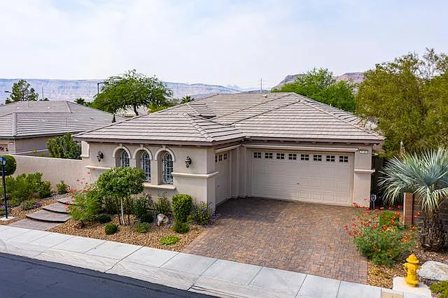 3189 Wisteria Tree St — Photo 2