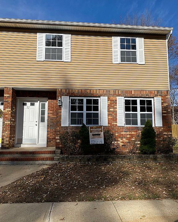 Townhouse end unit.