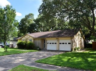 16130 Barcelona Dr, Friendswood, TX 77546