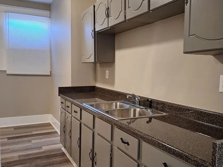 1460 Lyndale Ave — Photo 4
