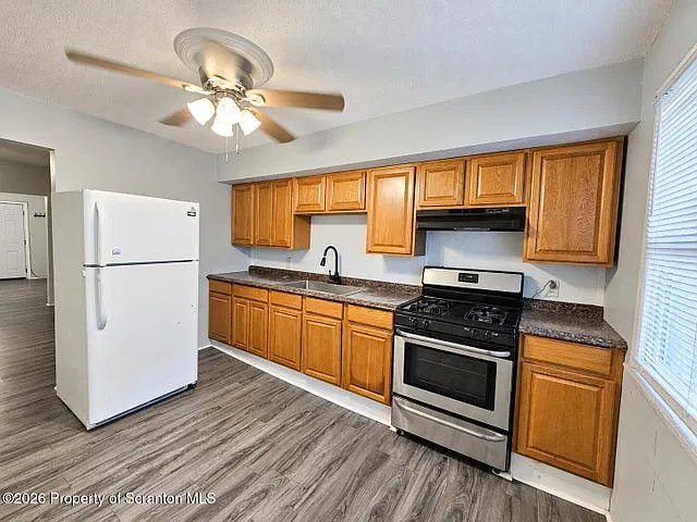 1-3-5-7 Miller St - 5 — Photo 2