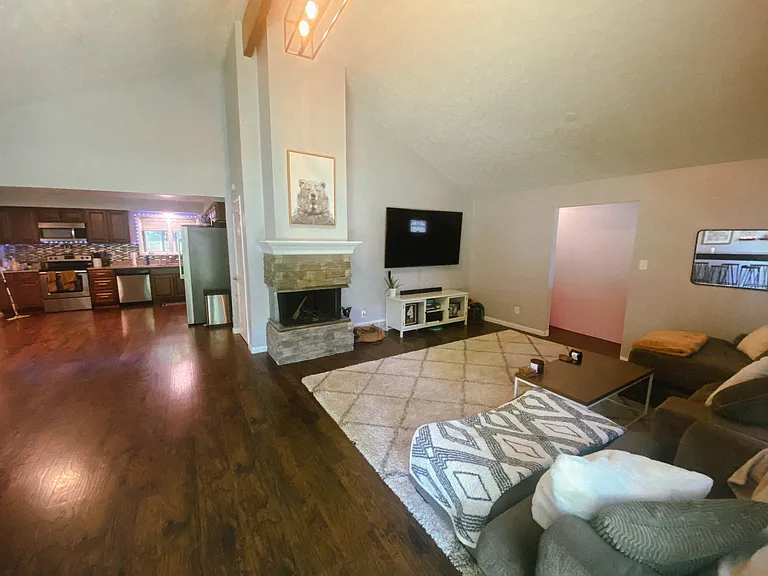 5798 Dorrwood Dr — Photo 4