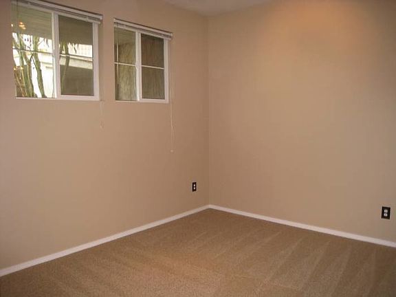 5th image of 2032 Newport Way NW