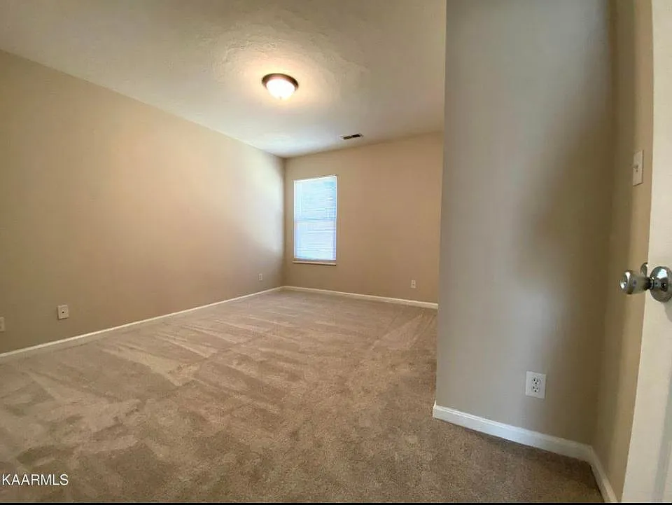 10951 Woody Dr — Photo 3