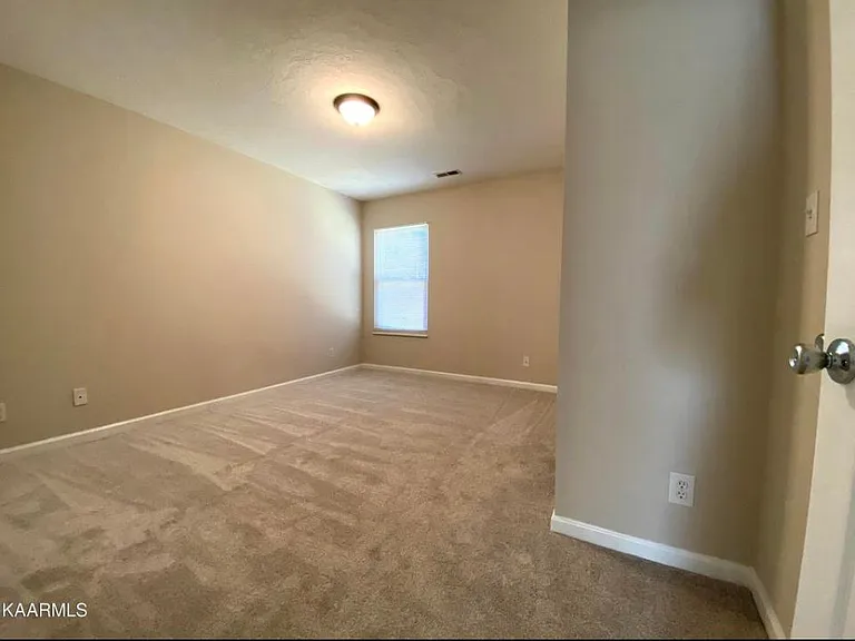 Woody Dr — Photo 3