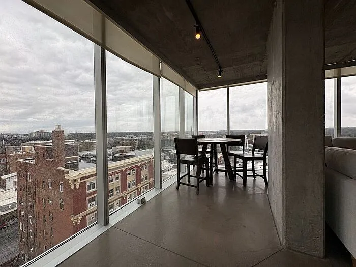 201 E Washington St #1102 — Photo 10