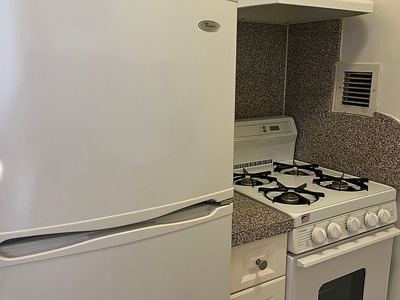 3rd image of 330 W 55th St APT 3F