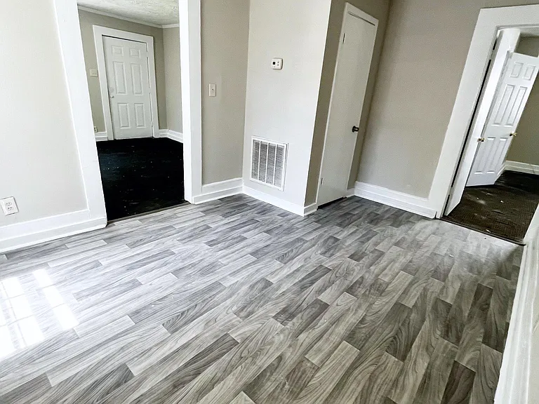 328 N 13th St — Photo 5