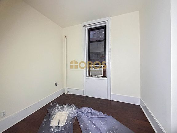 5th image of 26 Grand St APT 21