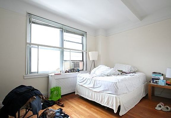 2nd image of 455 W 34th St APT 12G