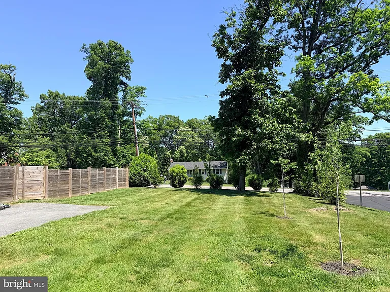 5790 Hunt Club Rd — Photo 3
