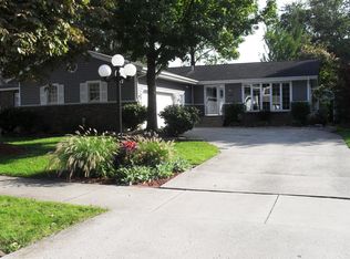 2912 44th St, Highland, IN 46322