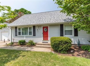 8 Danecroft Ave, Smithfield, RI 02828