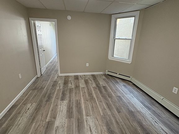4th image of 76 Carlton Ave APT 7
