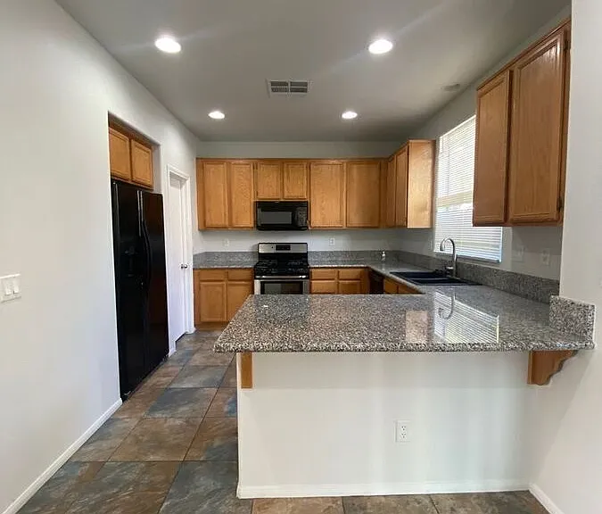1922 Silver Crest Ct — Photo 5