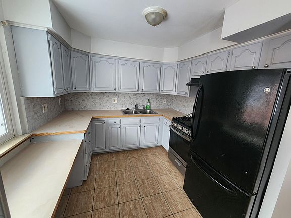 4th image of 6557 Colonial Ave