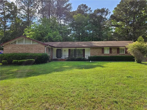 417 Ohern Ct, Stone Mountain, GA 30088