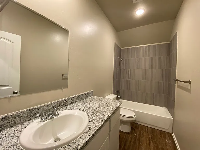 5220 Oakwood Villas Ct — Photo 17