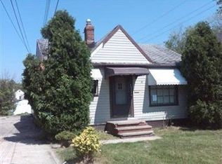 5314 Meadow St, Maple Heights, OH 44137