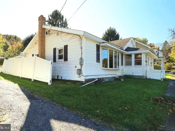 401 S Moshannon Ave, Snow Shoe, PA 16874