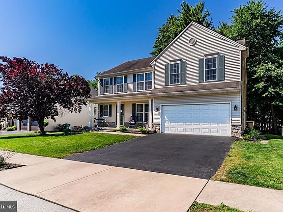 3rd image of 602 Brisbain Ln