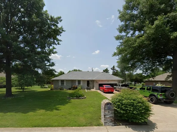 2135 Hillsdale St, Lebanon, MO 65536