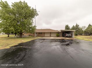 704 S Railroad Ave, Fritch, TX 79036