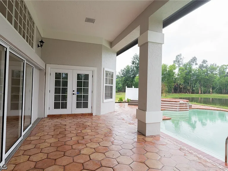15200 Sweetwater Ct — Photo 29