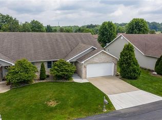 672 Chesapeake Ct, Hermitage, PA 16148